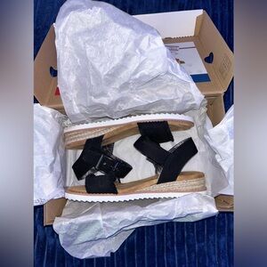 Bob’s Brand Sandles